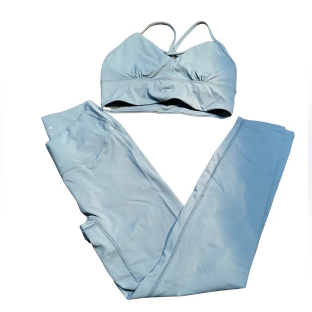 Jed North leggings (XS) and sports bra (S), light blue